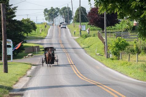 LANCASTER, USA - JUNE 25 2016 - Amish People in Pennsylvania Editorial ...