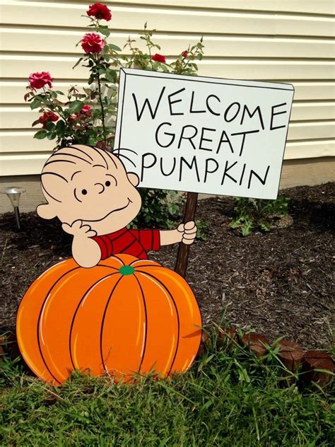 Peanuts Halloween yard art. | Etsy | Halloween yard art, Halloween ...