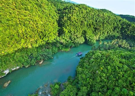 So, what’s cookin’ at the Loboc River floating resto?