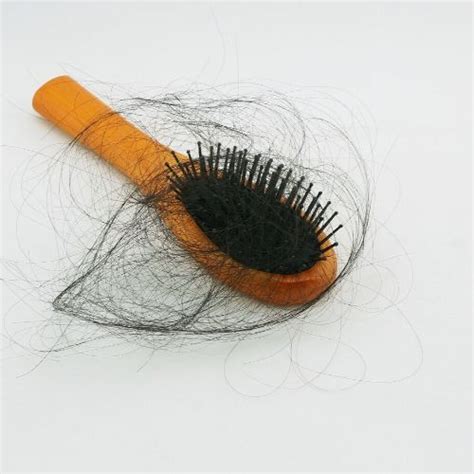 5 Proven Ways to Clean Your Hair Brushes After Head Lice