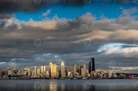 Seattle Skyline at Sunset 789221 Stock Photo at Vecteezy