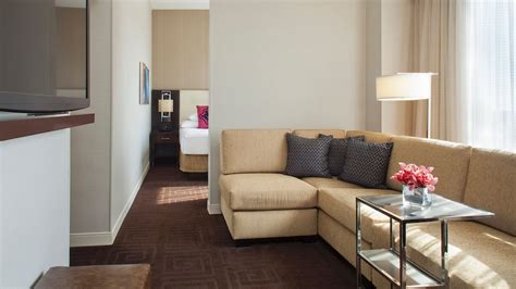 New Orleans Hotel Rooms & Suites | Hyatt Regency New Orleans