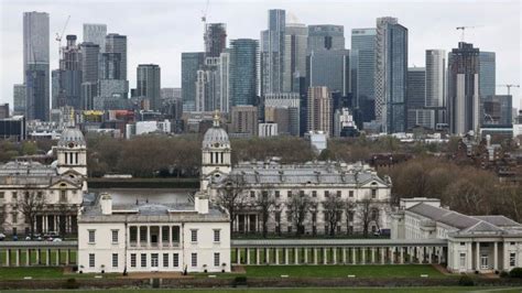 Greenwich Council plans to ban ice cream vans from 30 streets - BBC News