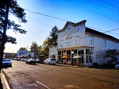 Cute Shops in Old Town Florence Oregon Coast 2 - 2TravelDads