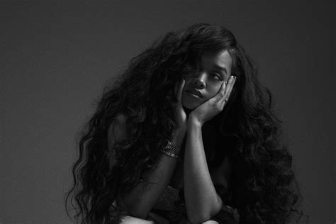 Fil-Am singer H.E.R. releases new album 'Back of My Mind'