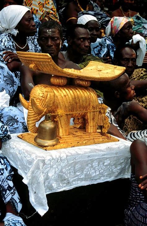 Akropong-Akwapim (Akuapem) Odwira festival, Ghana. Photo by Michelle Gilbert, 1977. | African ...