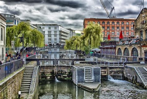 How to Operate a Canal Lock: A Step-by-Step Easy Guide for Beginners - Narrowboat Nomad