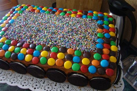 tortas decoradas con rocklets - Tortas Infantiles | Torta decorada con golosinas, Tortas ...