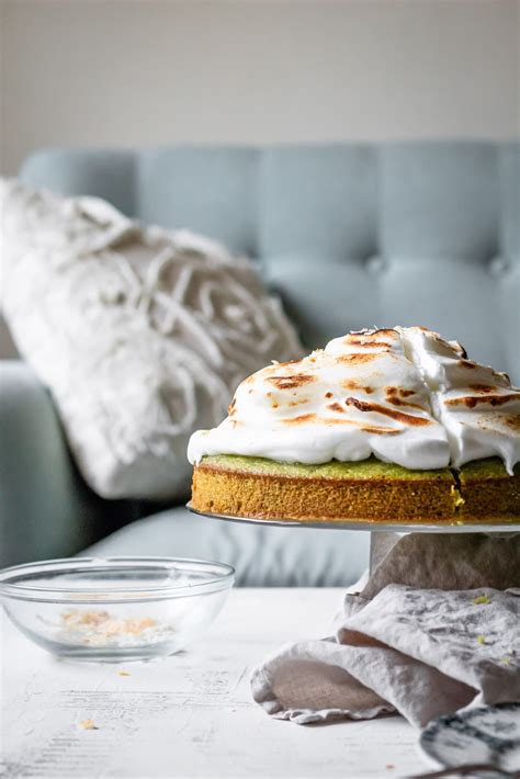 Matcha Cake with Meringue and Coconut Flakes - Cooking Therapy