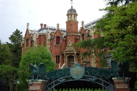 Haunted Mansion | Tokyo Disneyland