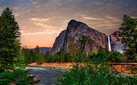 Merced River Falls in Yosemite National Park California USA Landscape : Wallpapers13.com