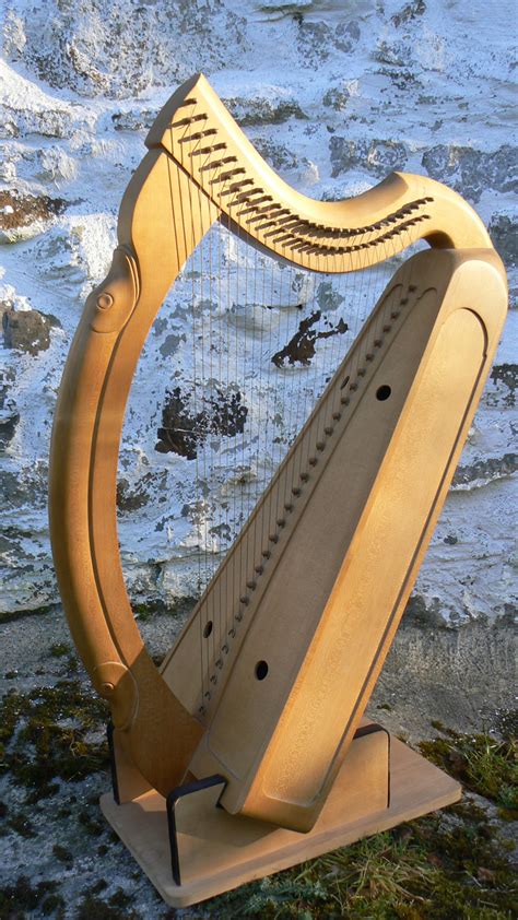 Celtic Wire-strung Harp - GRAHAM REID DESIGN