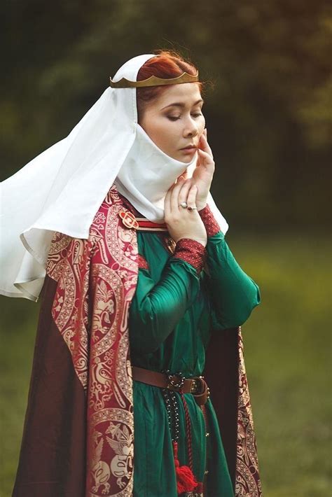 German medieval lady | Medieval fashion, Medieval clothing, Medieval dress