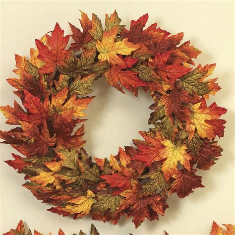 Mixed Maple Leaf Wreath | Maple leaf wreath, Fall leaf wreaths, Leaf wreath