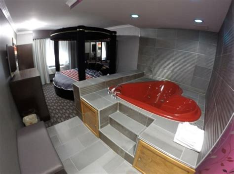 30 New Jersey Hotels With In-Room Jacuzzi or Hot Tub Suites - Hot Tub Suites