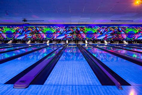 Glow Bowling - Spanish Trail Lanes