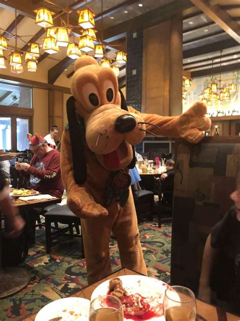 Disneyland Character Dining 2019 - EverythingMouse Guide To Disney