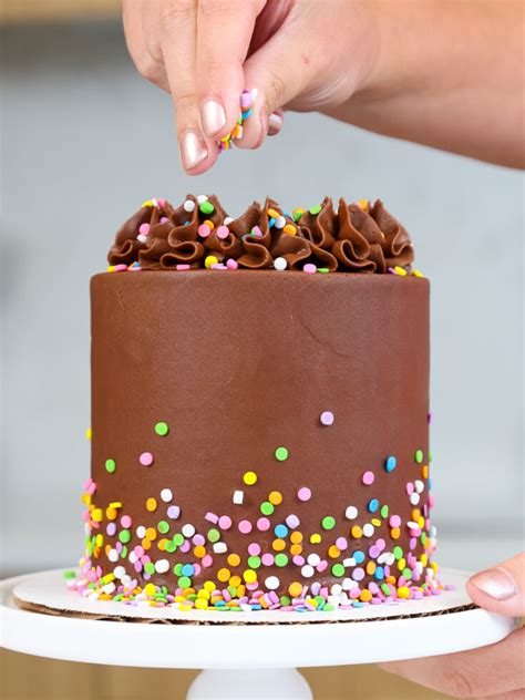 10 cách decorating chocolate cake ideas để biến bánh trở nên đặc biệt