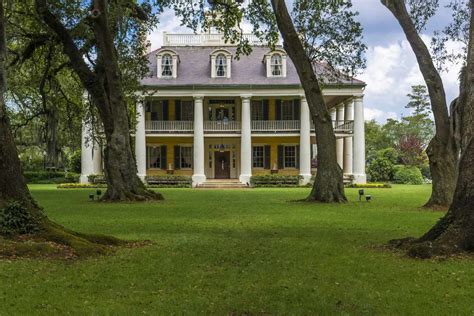 What is Antebellum Architecture? | Southern Living