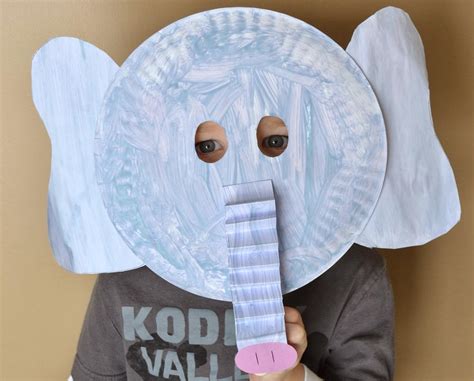 Ele-fun Paper Plate Mask | AllFreeKidsCrafts.com