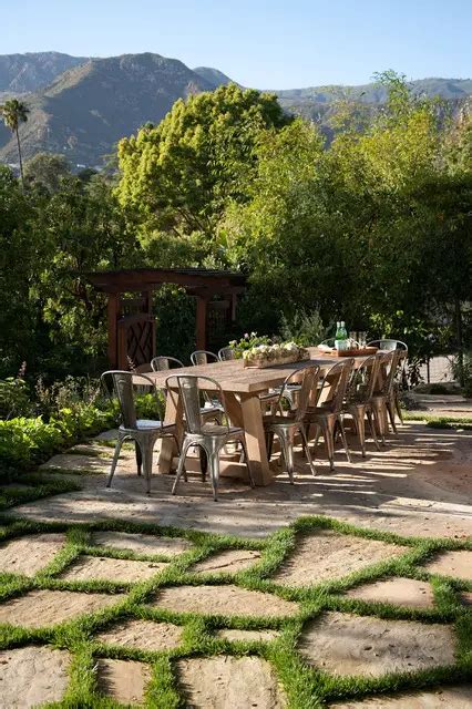 18 Amazing Outdoor Table Decor Ideas