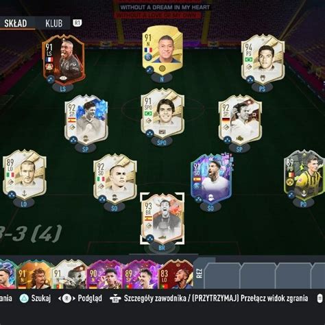 An example of a squad in FIFA Ultimate Team. Source: (EA SPORTSTM FIFA ...