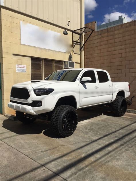 Lifted 2016 Toyota Tacoma | Toyota tacoma, Toyota tacoma lifted, Tacoma ...