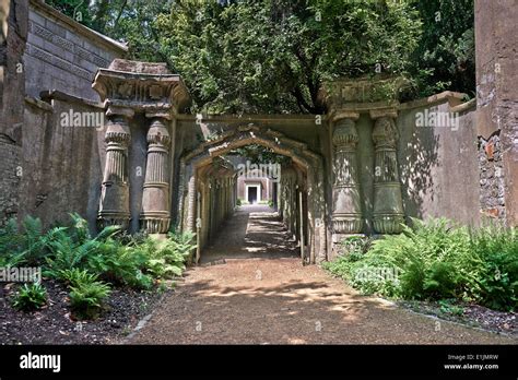 Highgate Cemetery London Stock Photo - Alamy