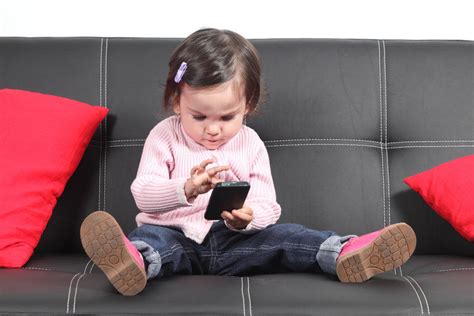 8 Wise tips for keeping kids away from mobile phones