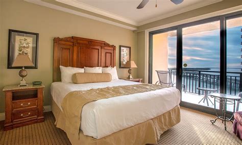 Timeshare Resorts in Destin, FL: Club Wyndham Emerald Grande at Destin ...