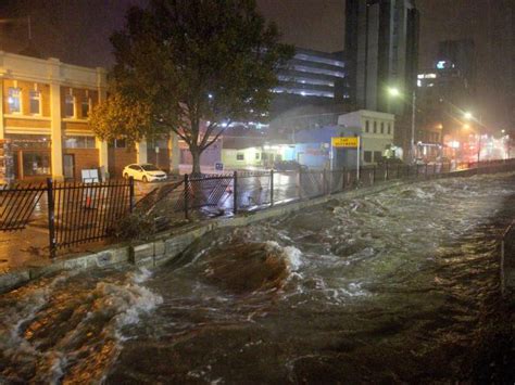 Cars swept away as wild weather floods Hobart | Morning Bulletin