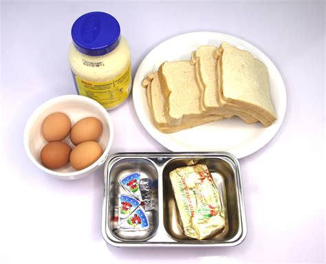 Egg And Cheese Sandwich - Recipes by Dolapo Grey