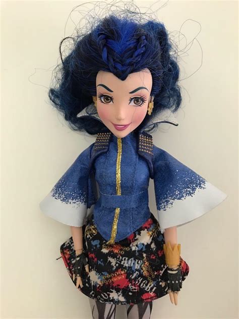 4 Disney Descendants Dolls. Two Mal dolls, Maleficent & Evie dolls ...