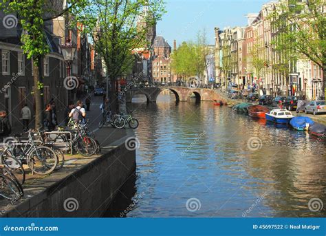 Amsterdam Canal Walk editorial photography. Image of amsterdam - 45697522