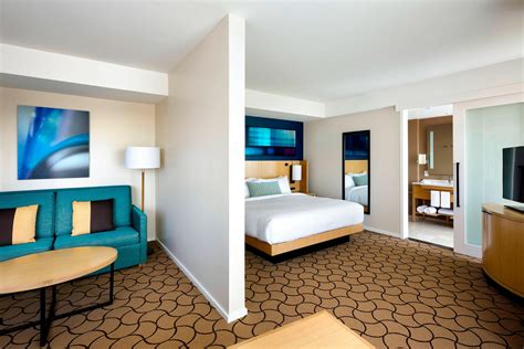 Harbourfront Hotel, Toronto, Canada | Delta Hotels Toronto