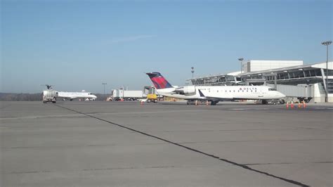 Delta at the Gate at the Quad City International Airport Moline, IL (MLI) | Quad cities ...