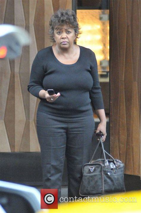 Anita Baker - R&B singer Anita Baker leaving her downtown hotel in New York | 4 Pictures ...