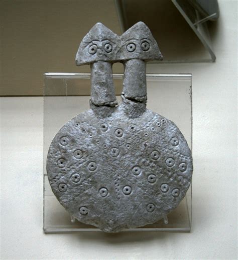 File:Two-headed goddess kultepe.jpg - Wikimedia Commons