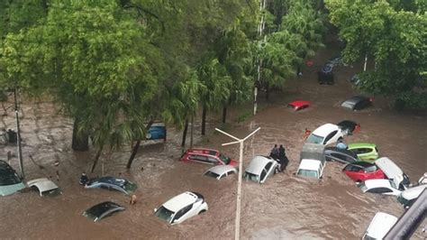 Cars swept away like toys as cyclone Belal causes havoc in Mauritius: Watch | World News ...