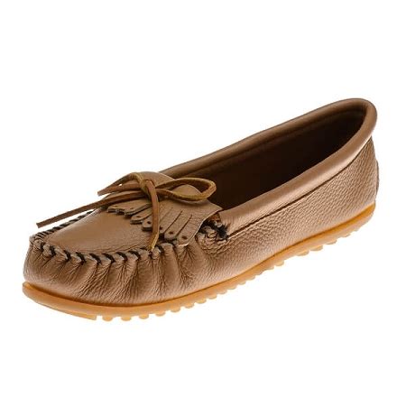 Minnetonka Moccasins 62 - Women's Deerskin Kilty Moccasin - Mocha