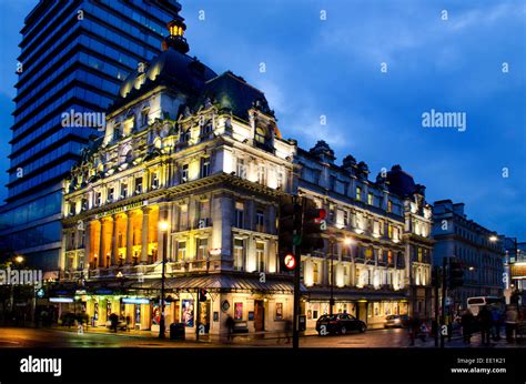 Her Majesty's Theatre, London - Phantom of the Opera Stock Photo - Alamy