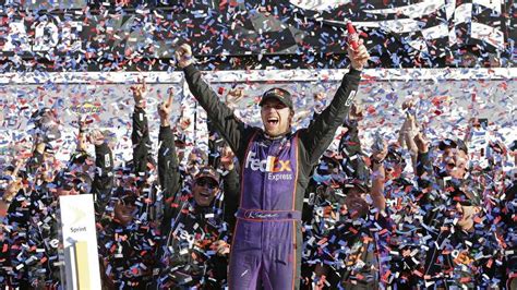 Denny Hamlin wins Daytona 500 in photo finish