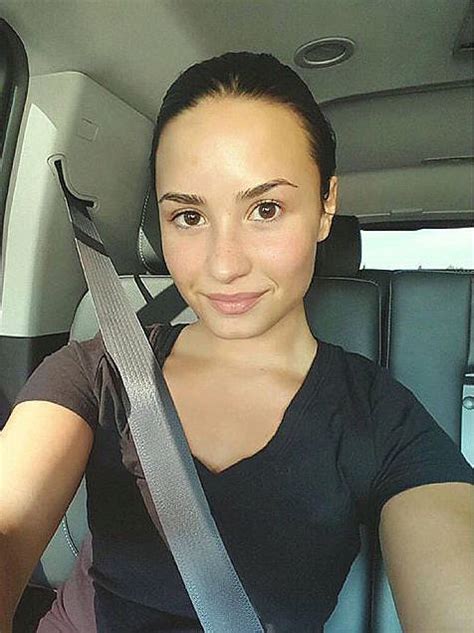 Demi Lovato No-Makeup Selfies | POPSUGAR Latina