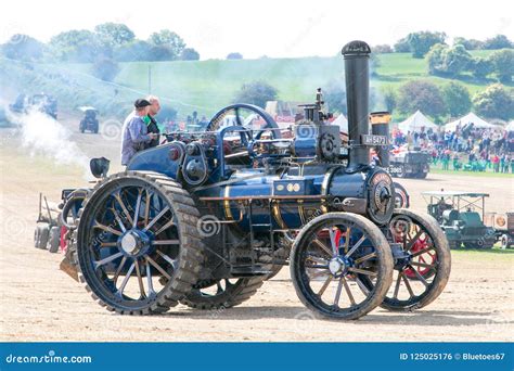 Steam traction engine editorial photo. Image of eccentric - 125025176