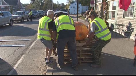 Deployment Day at the Damariscotta Pumpkinfest | newscentermaine.com