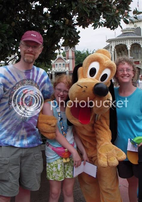 Goofy Family Photo by twas_brillig | Photobucket