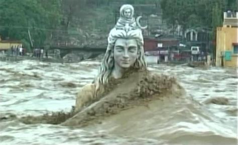 River Ganga Crash Over the Statue of Lord Shiva in Rishikesh ...