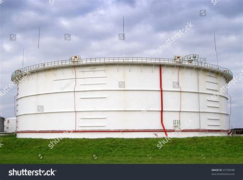 Storage Reservoir To Store Crude Oil Stock Photo 22739548 : Shutterstock