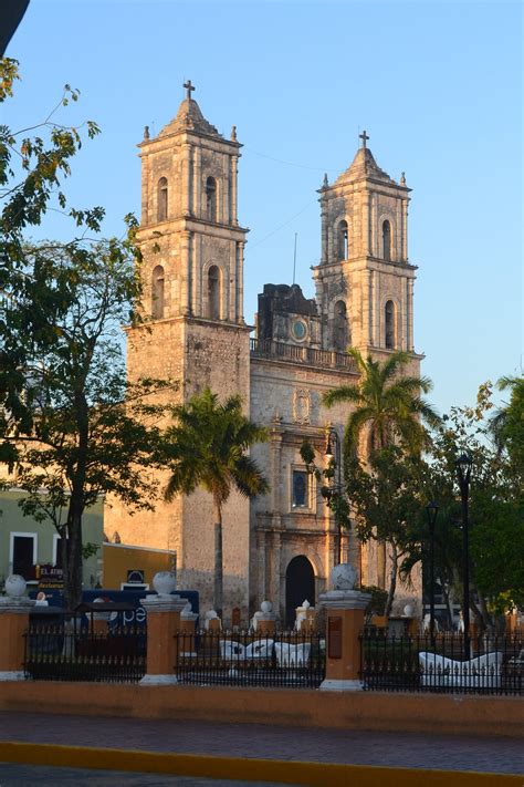 Cathedral Valladolid, Visit Mexico - GoVisity.com