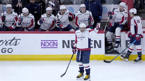 Ovechkin hailed for NHL landmark (VIDEO) — RT Sport News